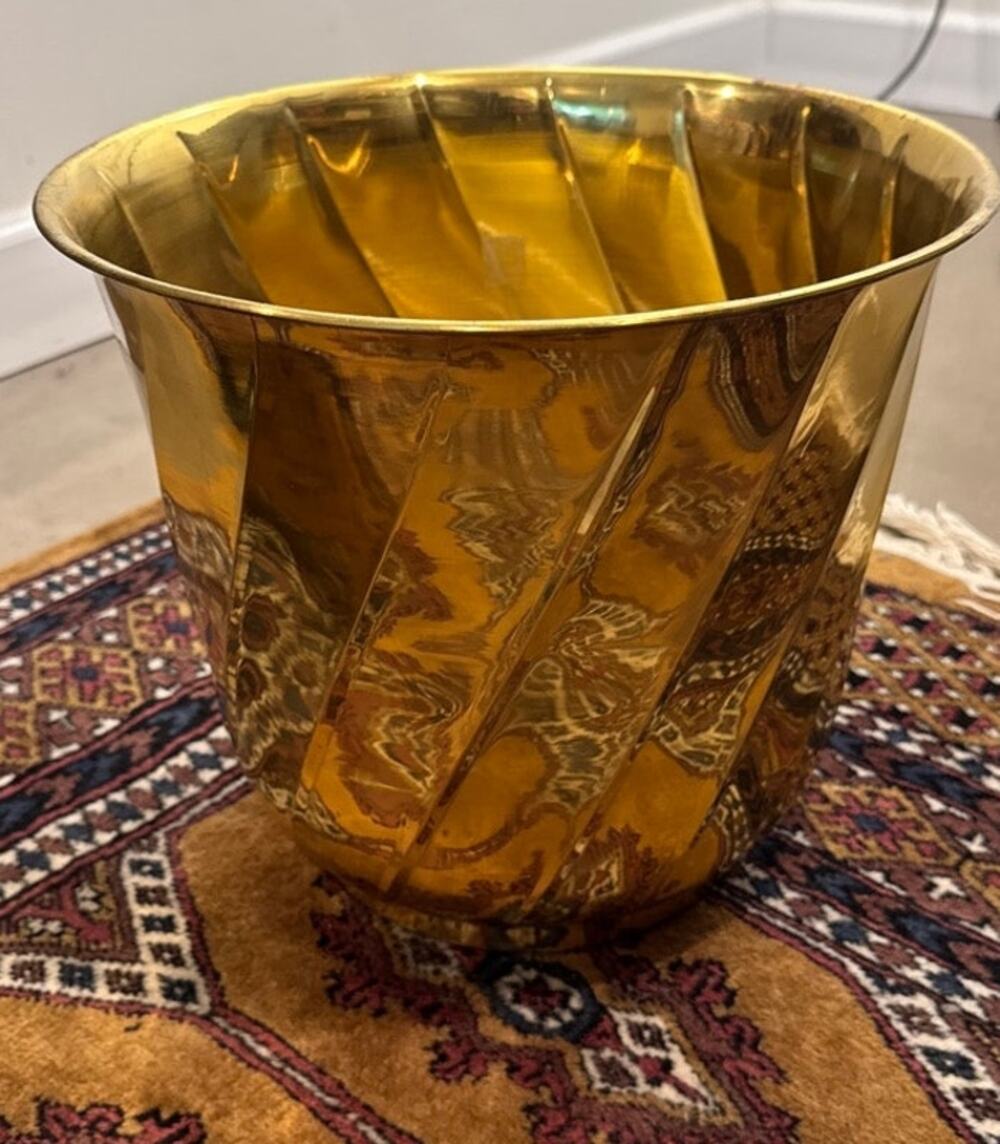 Brass Fluted/Swirl Planter / Decorative Metal Pot - Gold